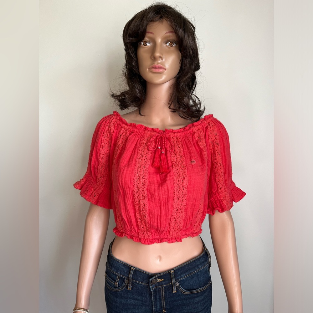 NWT American Eagle Coral Lace Crop Top